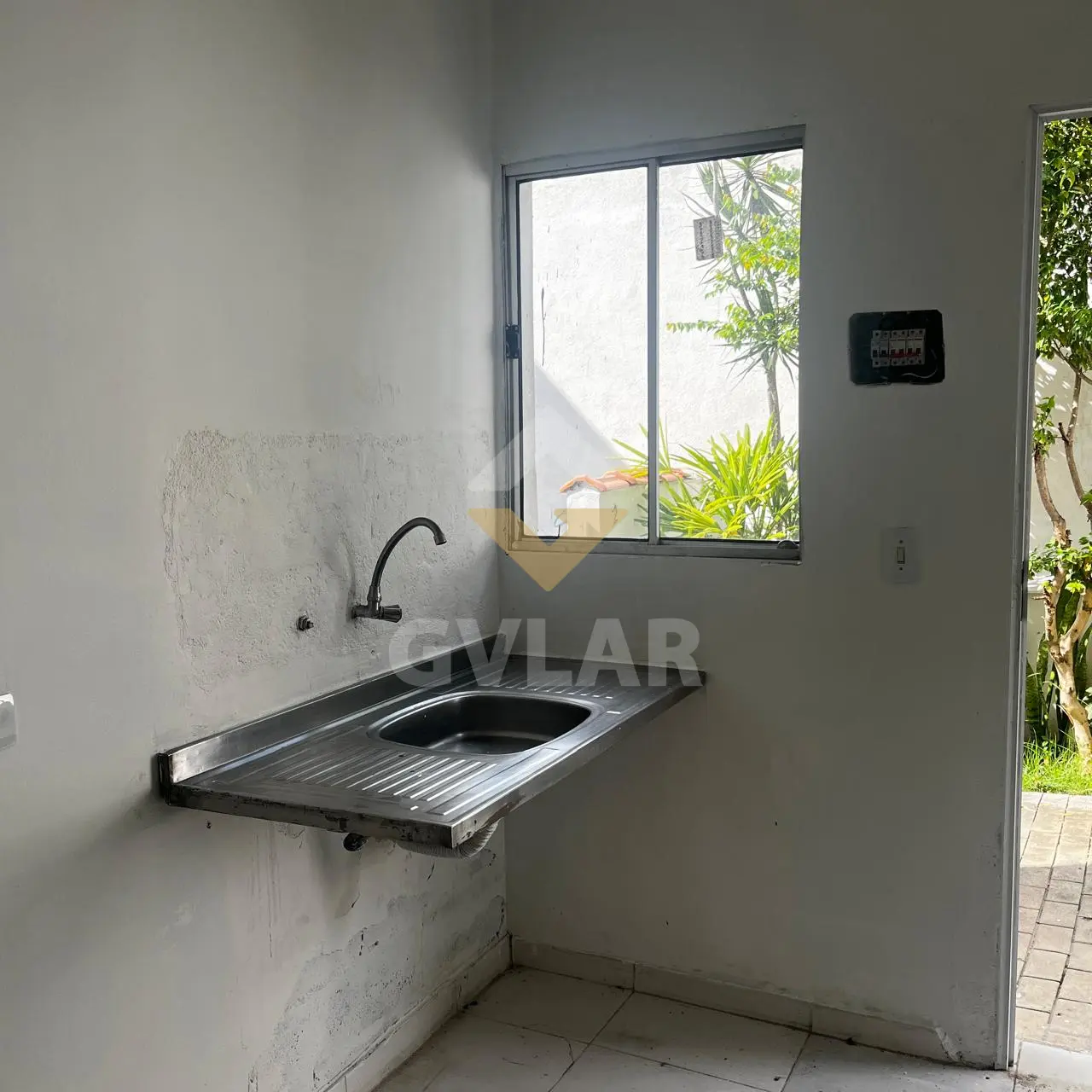 OPORTUNIDADE! ALUGA-SE KITNETS NA VILA PRUDENTE