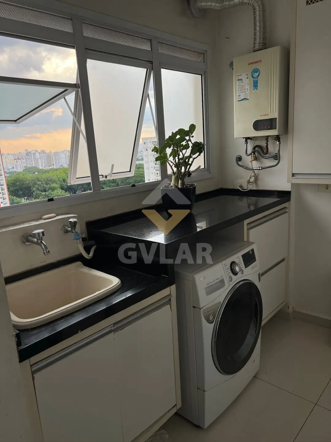 ALTO PADRÃO NA MOOCA | CONDOMÍNIO CLUBE | 4 SUÍTES | 4 VAGAS.