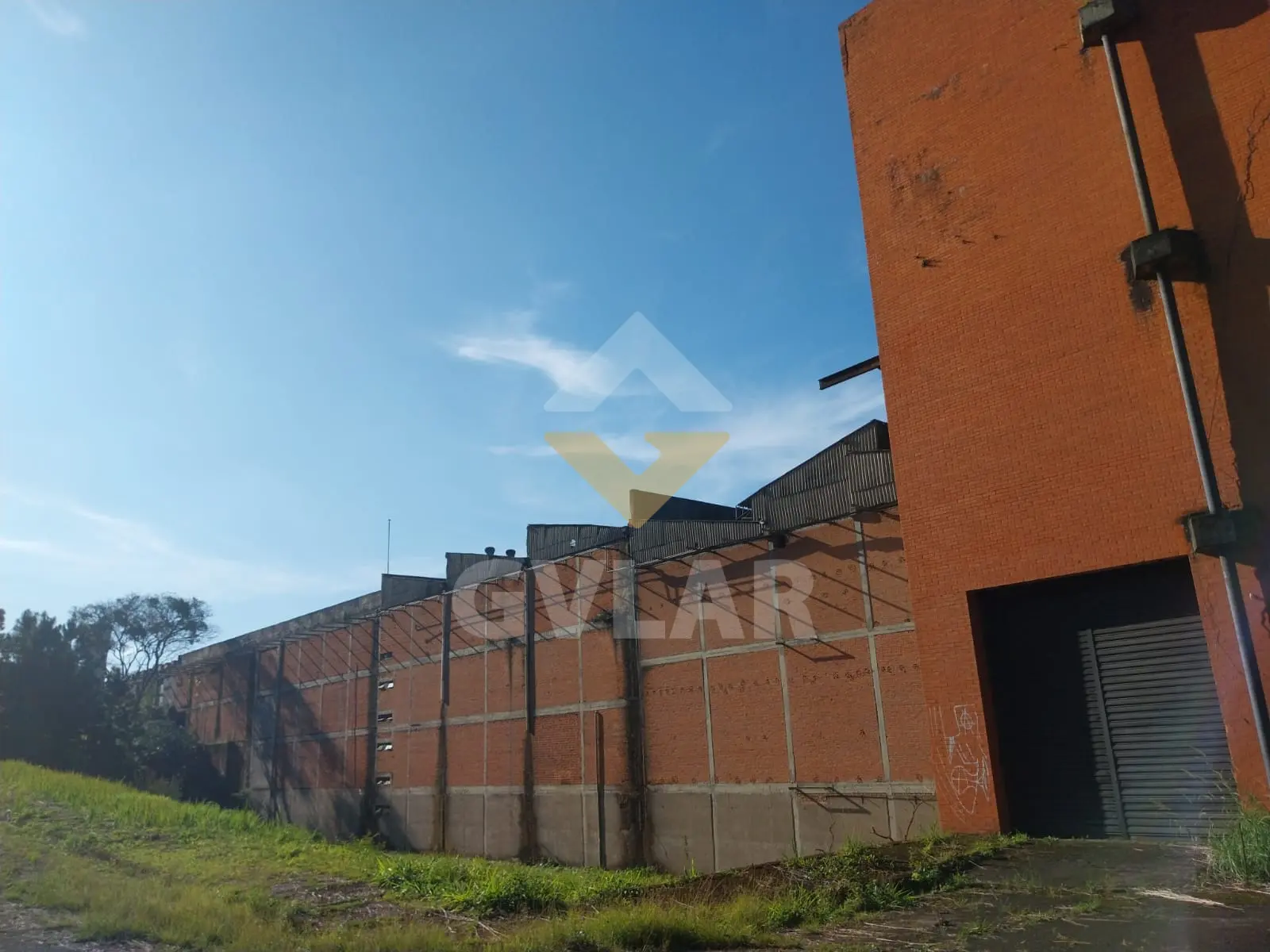 GALPÃO IMENSO NA ROD ANCHIETA