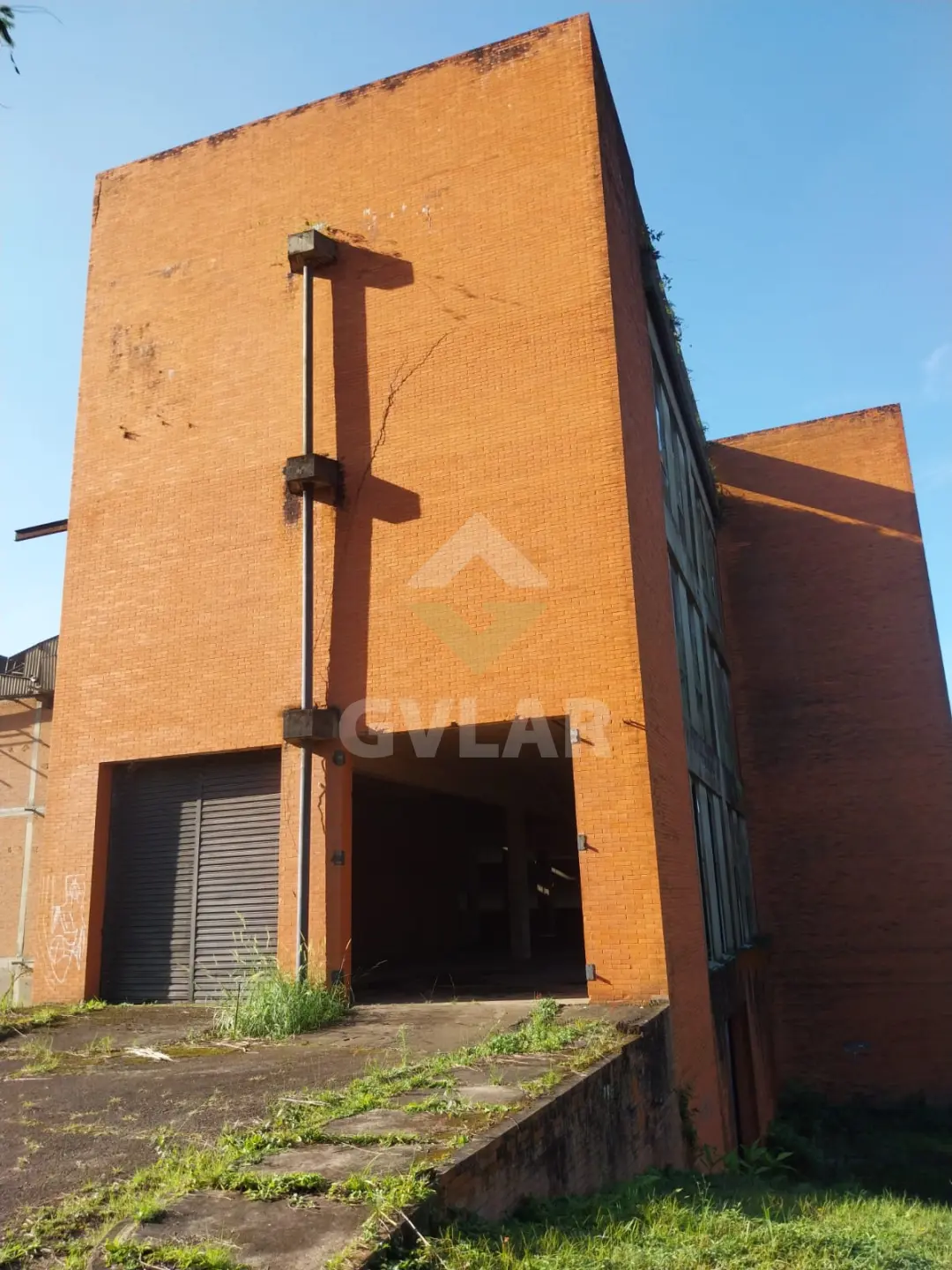 GALPÃO IMENSO NA ROD ANCHIETA