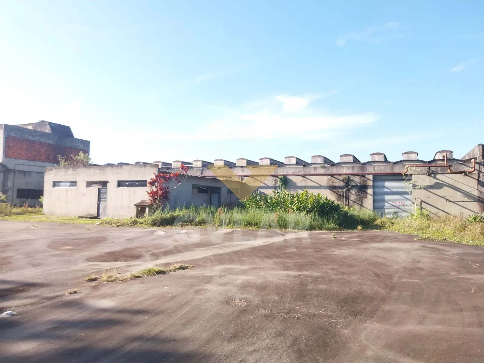 GALPÃO IMENSO NA ROD ANCHIETA