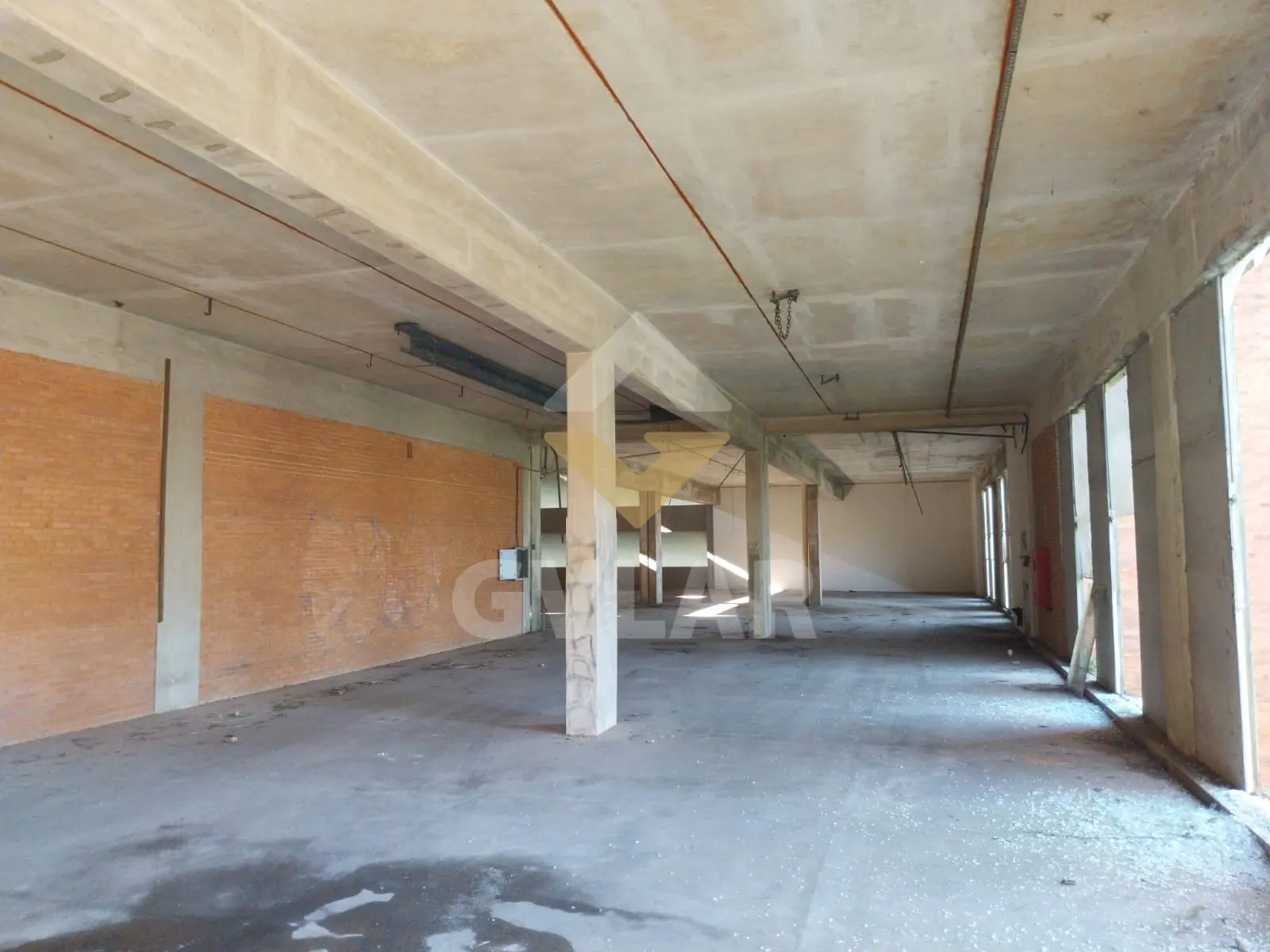 GALPÃO IMENSO NA ROD ANCHIETA