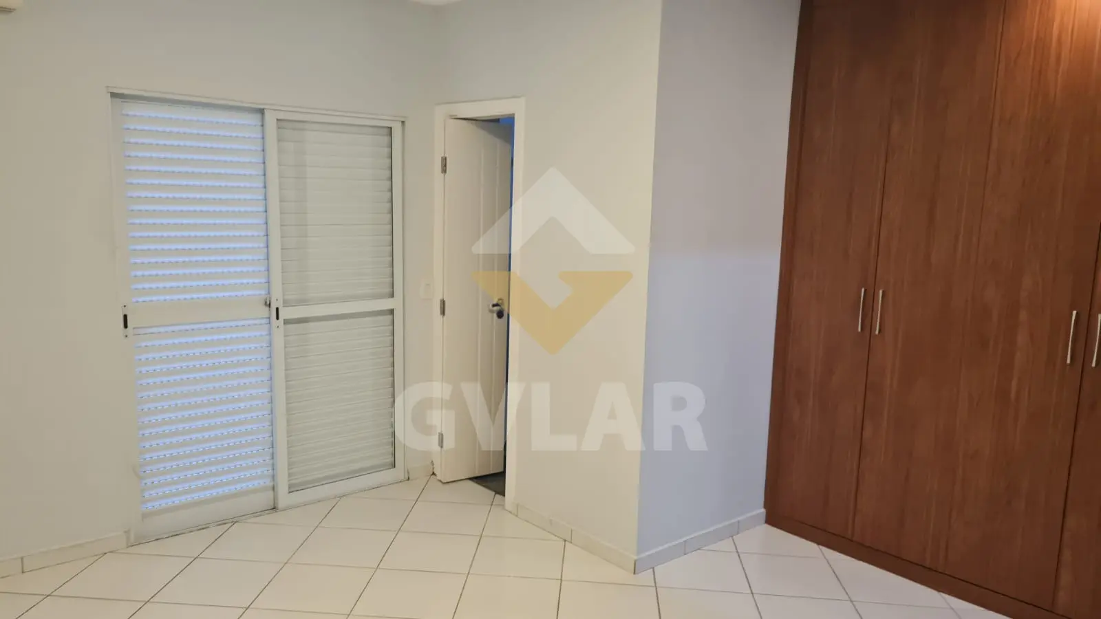 SOBRADO MODERNO À VENDA NA MOOCA - 3 QUARTOS E 1 SUÍTE.